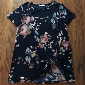 Floral knot short sleeve knot top